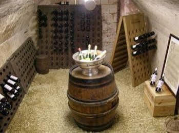 Hotel Armes De Champagne 4*